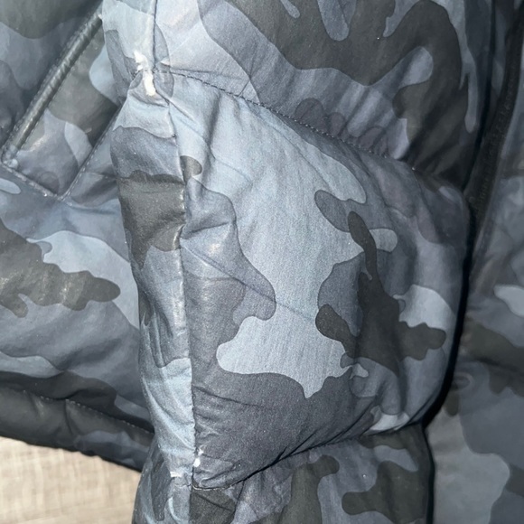 Mens Moncler Coat - Picture 6 of 11